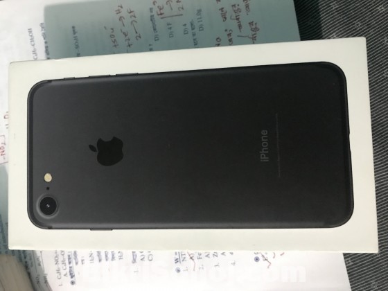 iPhone 7 32 gb full box